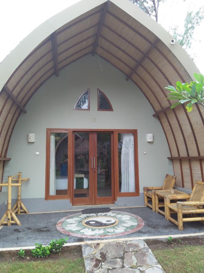 Puri Air Beach Resort & Spa Gili Air Bagian luar foto