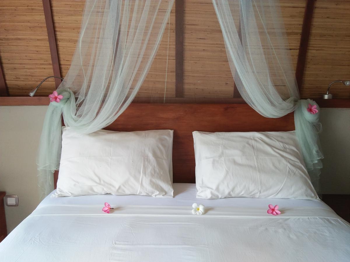 Puri Air Beach Resort & Spa Gili Air Bagian luar foto