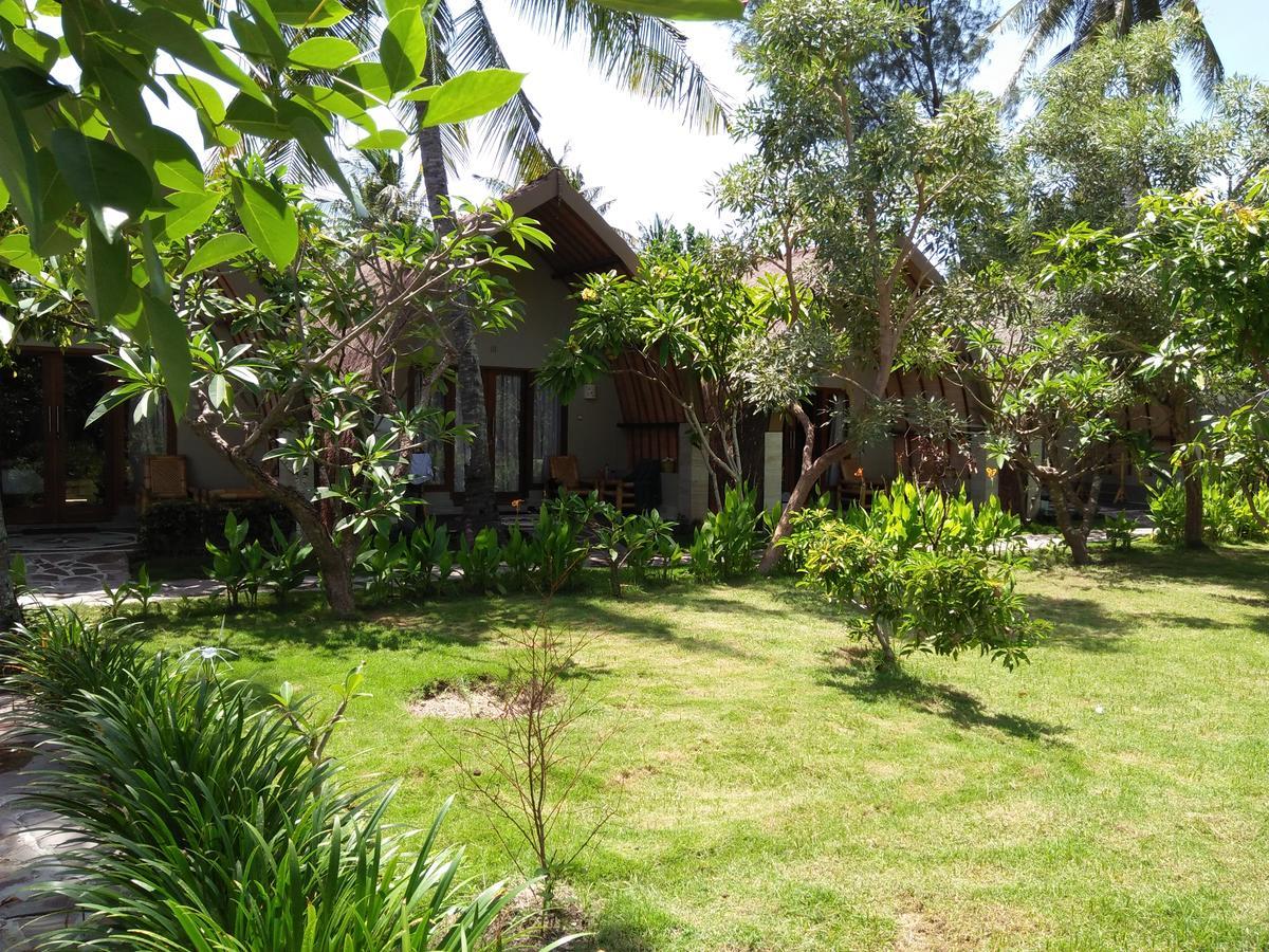 Puri Air Beach Resort & Spa Gili Air Bagian luar foto