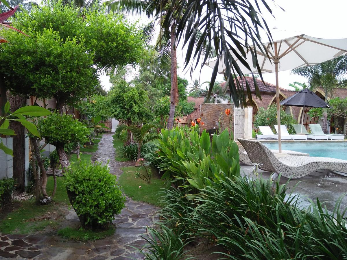 Puri Air Beach Resort & Spa Gili Air Bagian luar foto